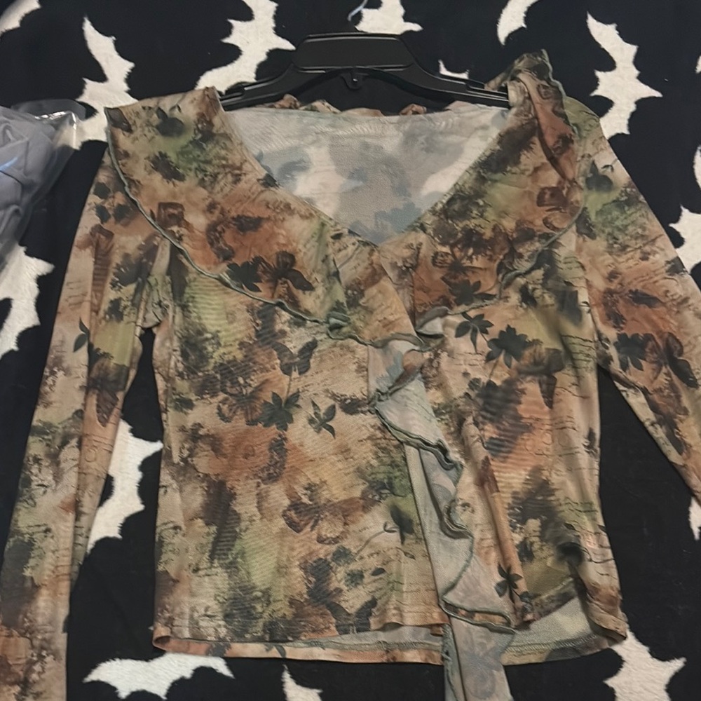 Floral Ruffle Long Sleeve Top